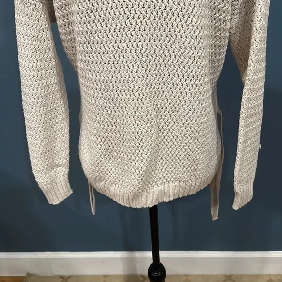 Universal Threads long sleeve sweater size small women’s - Picture 6 of 9